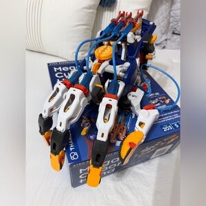Mega Cyborg Hand STEM Kit - Blue and Orange